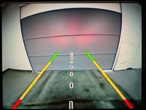 Used 2016 Jeep Cherokee Latitude w/ Cold Weather Group image 17