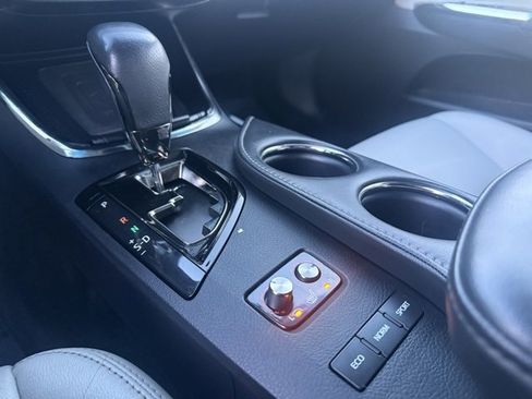 Used 2018 Toyota Avalon XLE Premium w/ All Weather Liner Package image 26