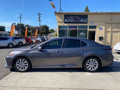 Used 2023 Toyota Camry LE FWD image 13