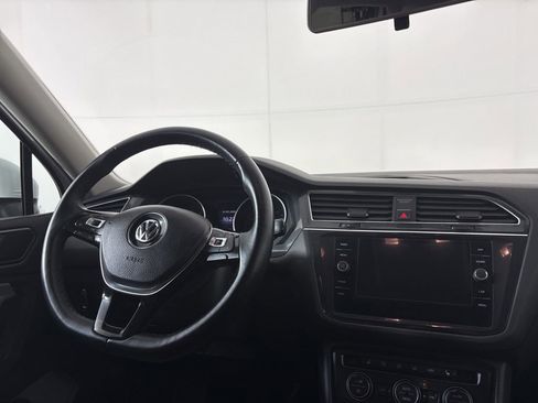 Used 2018 Volkswagen Tiguan SE image 21