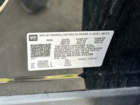 Used 2024 GMC Terrain SLE image 27