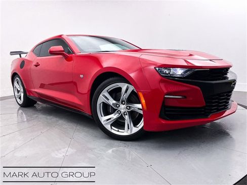 Used 2019 Chevrolet Camaro SS image 2
