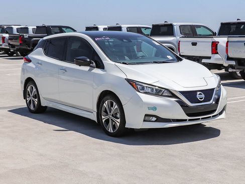 Used 2021 Nissan Leaf SL Plus FWD image 3