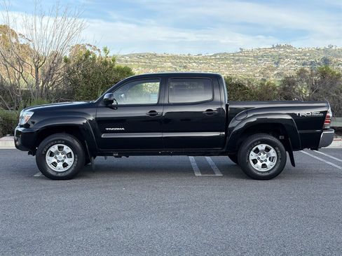 Used 2013 Toyota Tacoma PreRunner image 3