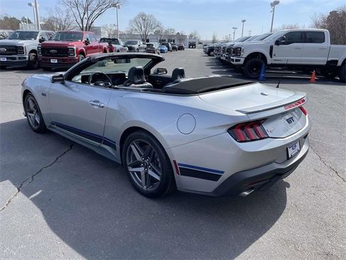 Used 2025 Ford Mustang GT Premium image 9