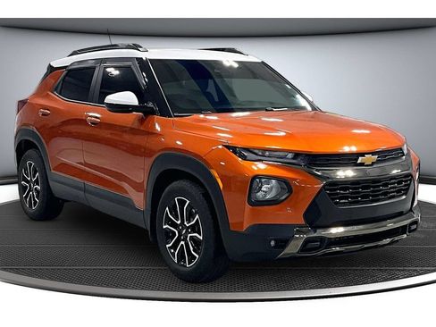 Used 2023 Chevrolet TrailBlazer ACTIV w/ Convenience Package FWD image 2
