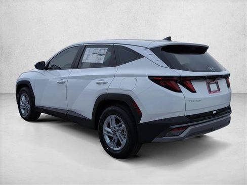 Certified 2026 Hyundai Tucson SE FWD image 9
