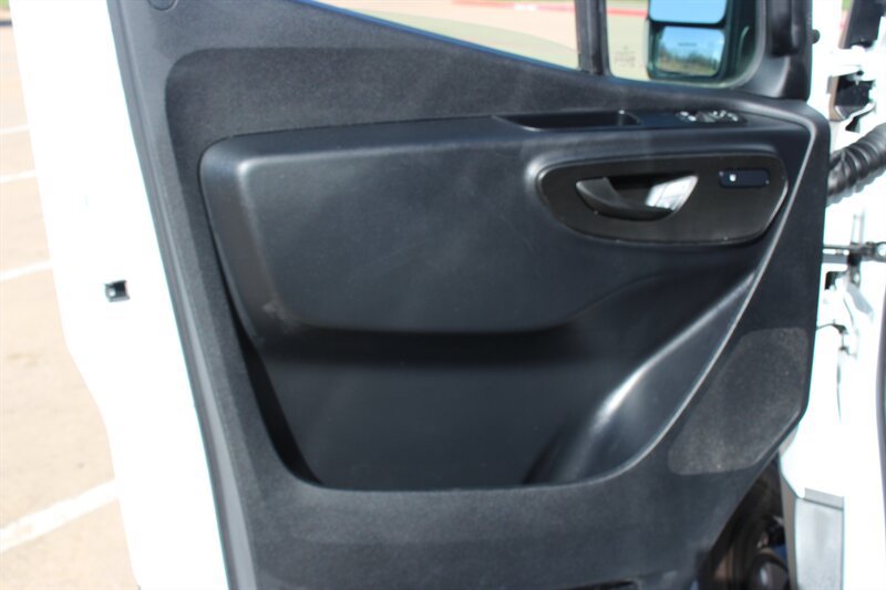 Used 2025 Mercedes-Benz Sprinter 2500 image 28