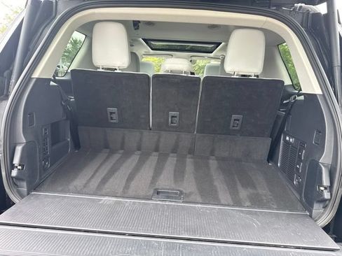 Used 2025 Ford Expedition Platinum w/ Driver's Package AWD/4WD image 47