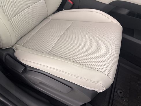 Used 2026 Hyundai Santa Fe SEL FWD image 33
