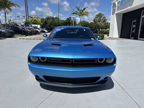 Used 2019 Dodge Challenger SXT RWD image 8