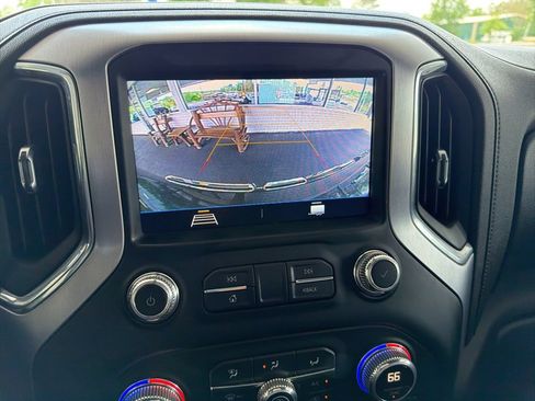 Used 2021 GMC Sierra 1500 SLE w/ X31 Off-Road Package AWD/4WD image 17