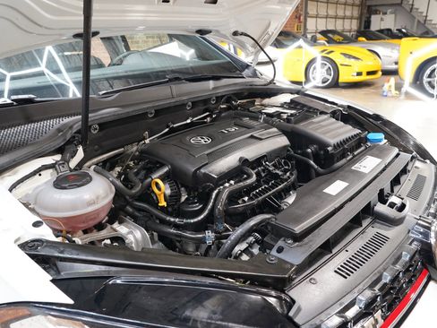 Used 2018 Volkswagen GTI SE w/ SE Leather Package FWD image 32