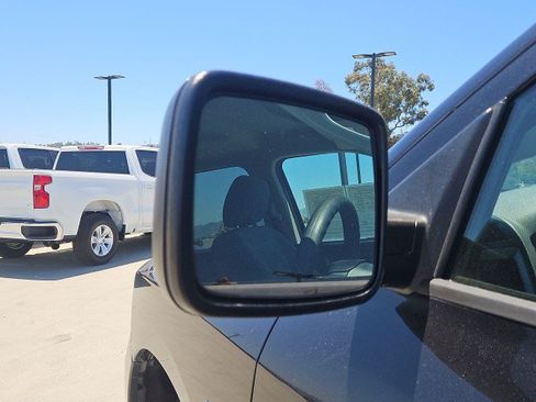 Used 2017 RAM 1500 Express RWD image 19