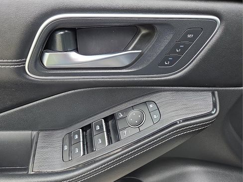 Used 2022 Nissan Rogue Platinum w/ Head-Up Display Package image 13