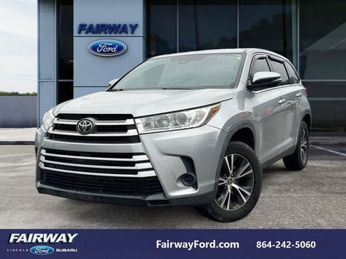 Used 2019 Toyota Highlander LE image 1