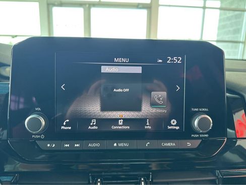 Used 2024 Nissan Pathfinder SV AWD/4WD image 25