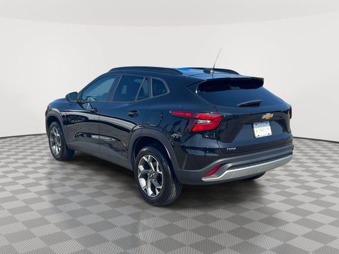 Used 2024 Chevrolet Trax LT w/ Driver Confidence Package FWD image 6