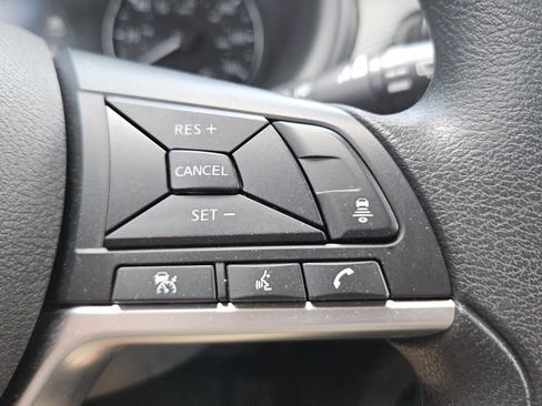 Used 2021 Nissan Kicks SV FWD image 13