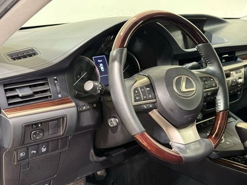 Used 2017 Lexus ES 350 w/ Luxury Package image 18
