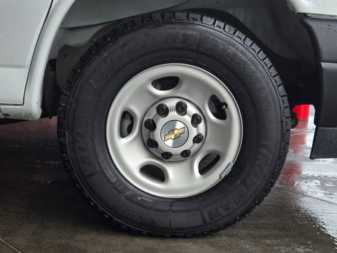 Used 2023 Chevrolet Express 2500 Extended w/ Driver Convenience Package image 4