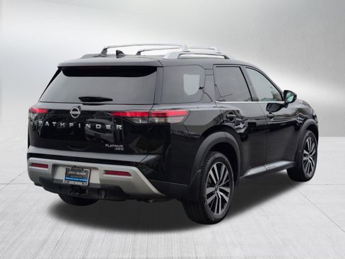 Used 2023 Nissan Pathfinder Platinum image 6