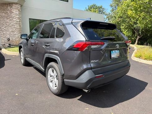 Used 2021 Toyota RAV4 XLE AWD/4WD image 7