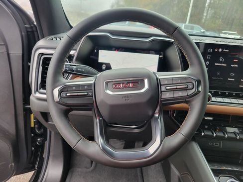 New 2026 GMC Canyon AT4 w/ AT4 Premium Package image 7
