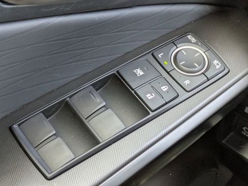 Used 2025 Lexus IS 350 F Sport w/ Navigation Package image 25