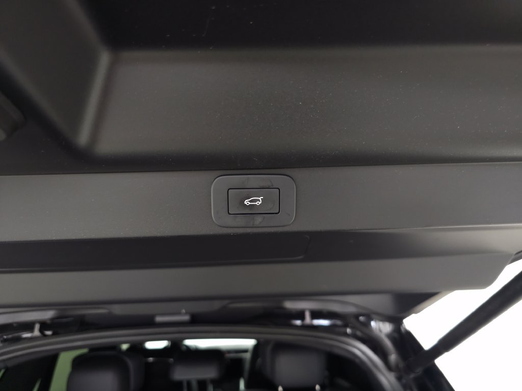 Certified 2025 Land Rover Range Rover Autobiography AWD/4WD image 7