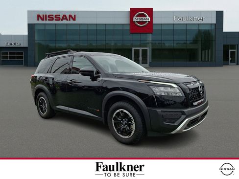 Used 2025 Nissan Pathfinder Rock Creek image 1