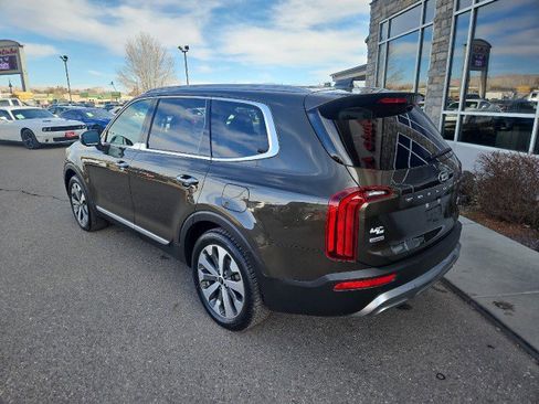 Used 2020 Kia Telluride S w/ S 8 Passenger Seating Package image 3