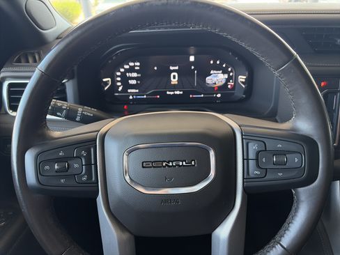 Used 2022 GMC Yukon XL Denali AWD/4WD image 19