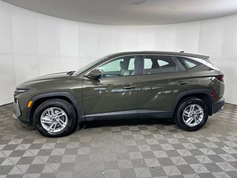Certified 2025 Hyundai Tucson SE image 6