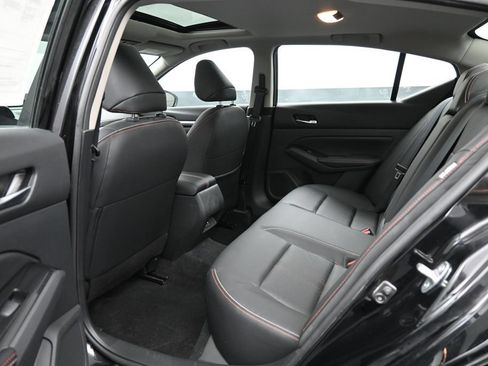 Used 2025 Nissan Altima 2.5 SR w/ SR Premium Package FWD image 25