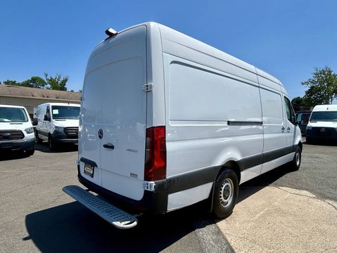 Used 2019 Mercedes-Benz Sprinter 170 Cargo image 5