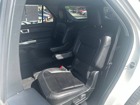 Used 2023 Ford Explorer XLT w/ Equipment Group 202A RWD image 24
