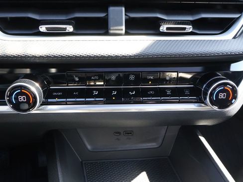 New 2026 Chevrolet Equinox LT w/ Convenience Package II image 29