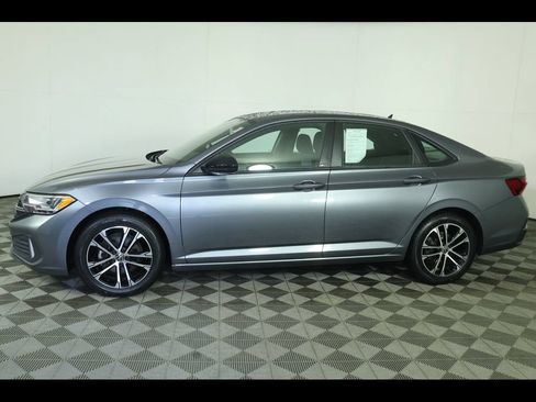 Used 2023 Volkswagen Jetta Sport FWD image 9