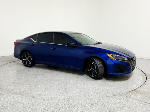 Used 2023 Nissan Altima 2.5 SR image 5