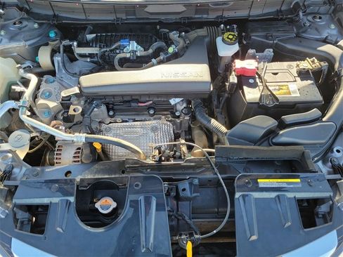 Used 2019 Nissan Rogue SV image 10