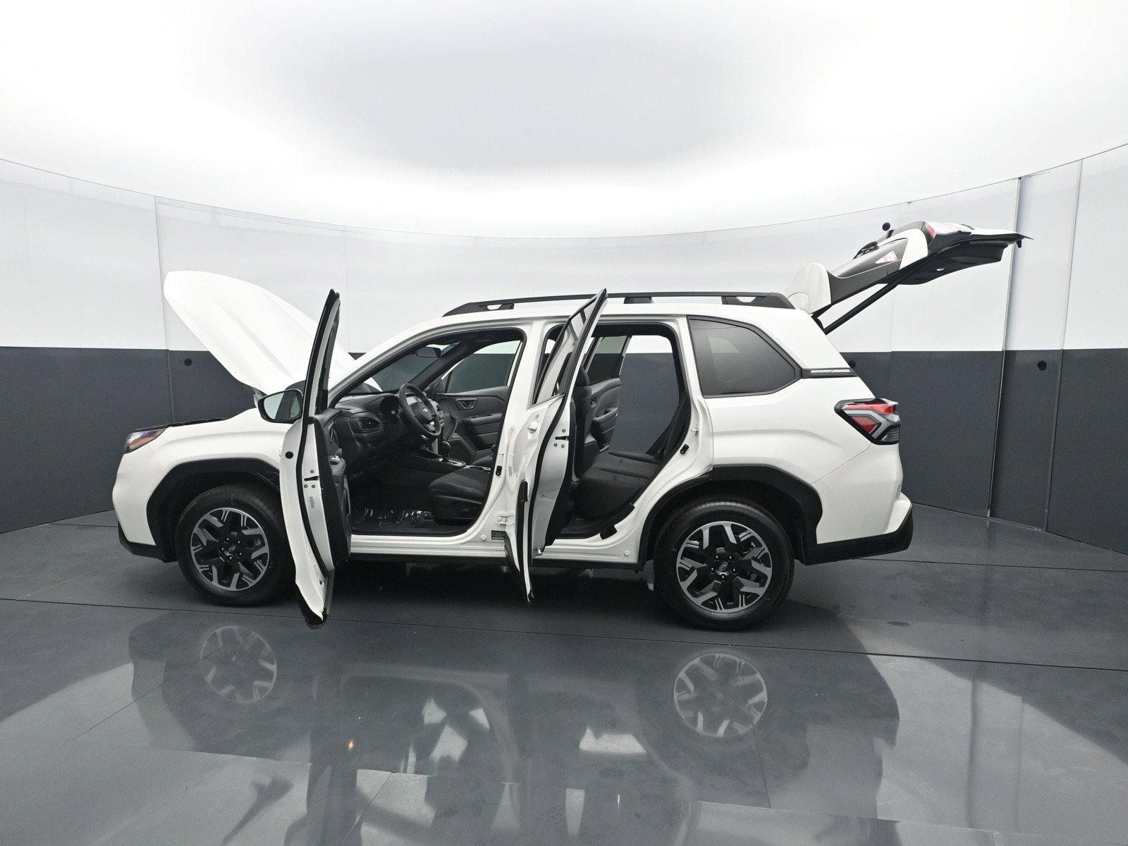 Used 2025 Subaru Forester Premium AWD/4WD image 30