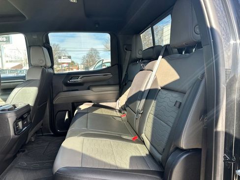 Used 2024 Chevrolet Silverado 1500 ZR2 image 18