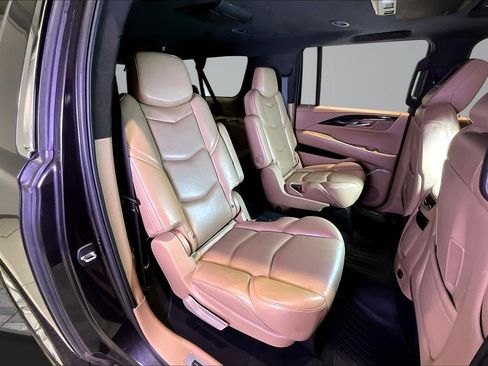 Used 2018 Cadillac Escalade ESV Platinum AWD/4WD image 24