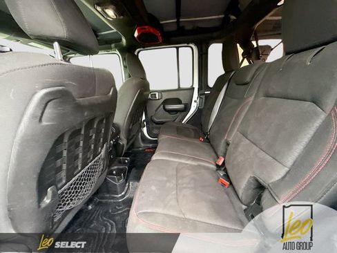 Used 2018 Jeep Wrangler Unlimited Rubicon w/ Cold Weather Group image 24