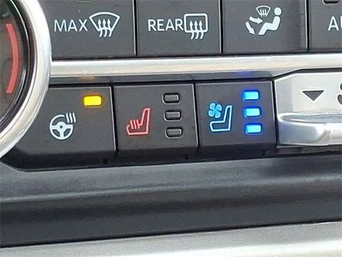 Used 2023 Ford Expedition Max Limited image 24