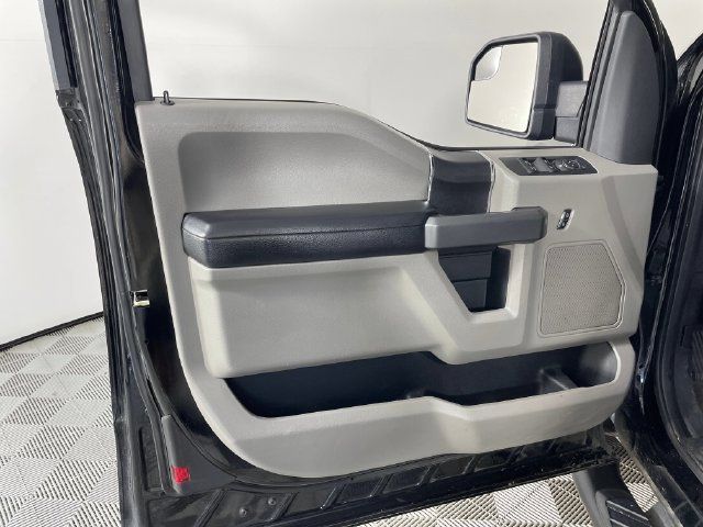 Used 2017 Ford F150 XLT AWD/4WD image 12