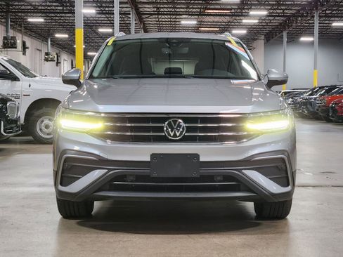 Used 2022 Volkswagen Tiguan SE FWD image 2