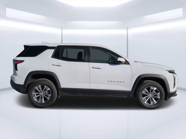 Used 2025 Chevrolet Equinox LT FWD image 2