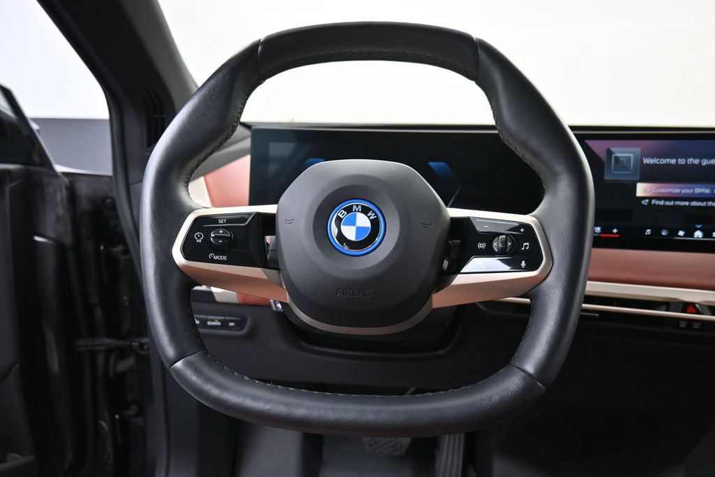 Used 2024 BMW iX xDrive50 w/ Sport Package AWD/4WD image 12